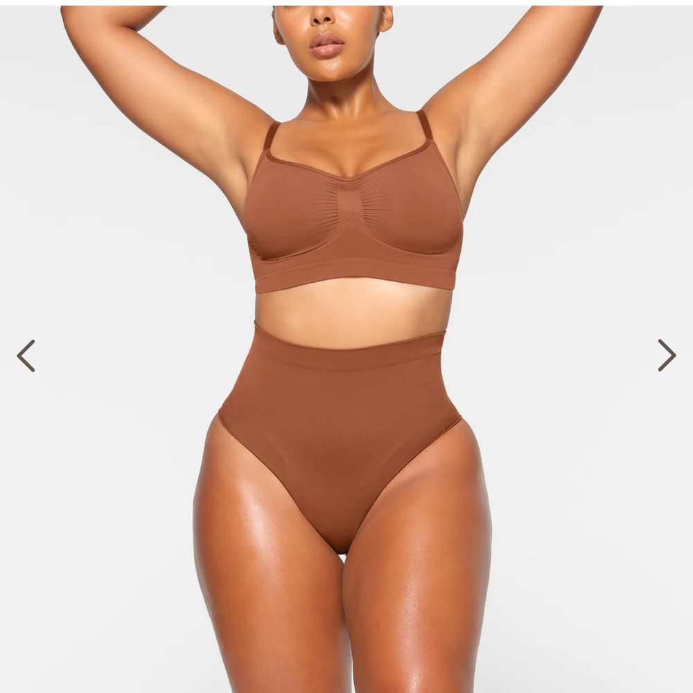 skims seamless sculpt brief in bronze